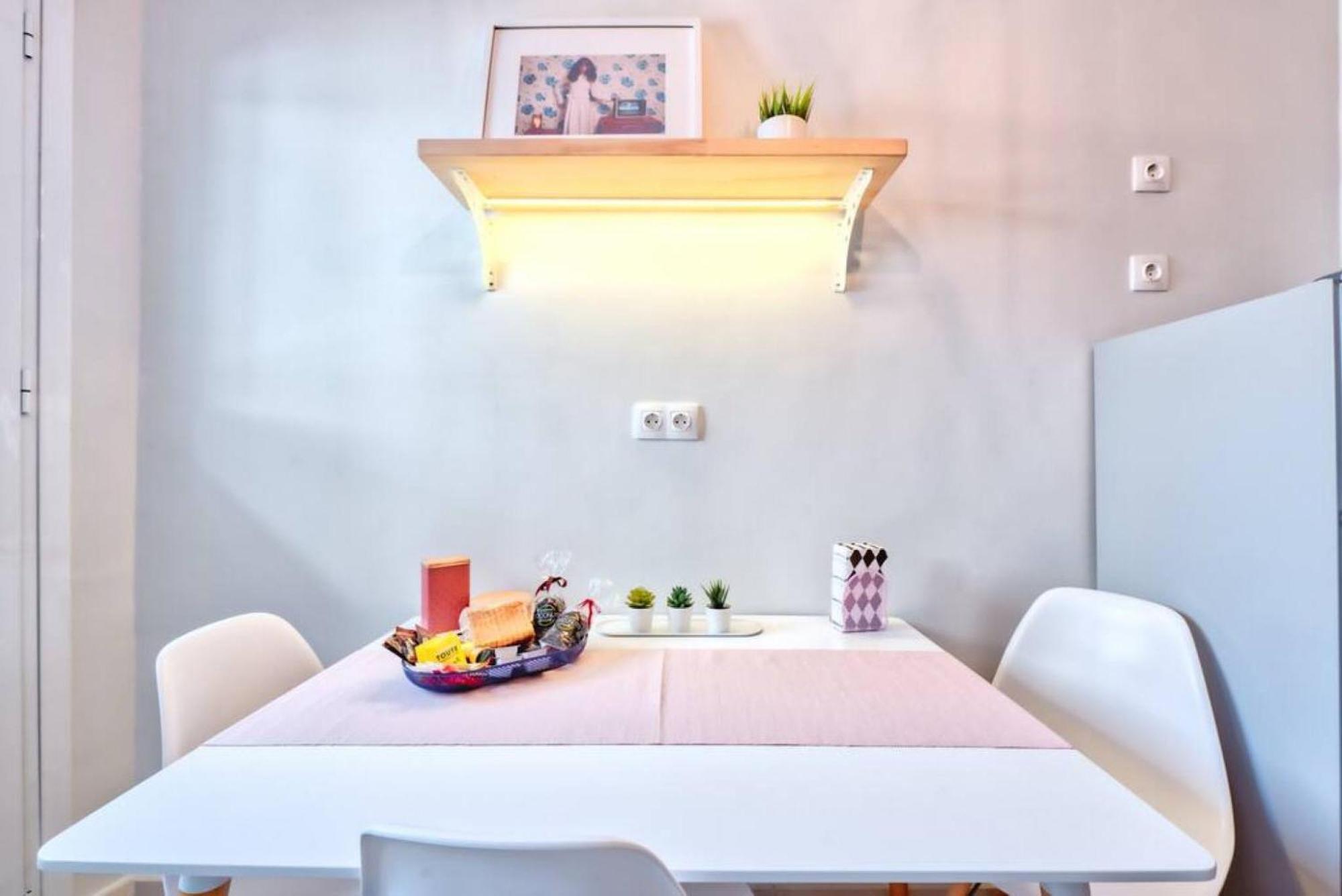 Muse A Dreamy And Fresh New Apartment Athena Bagian luar foto