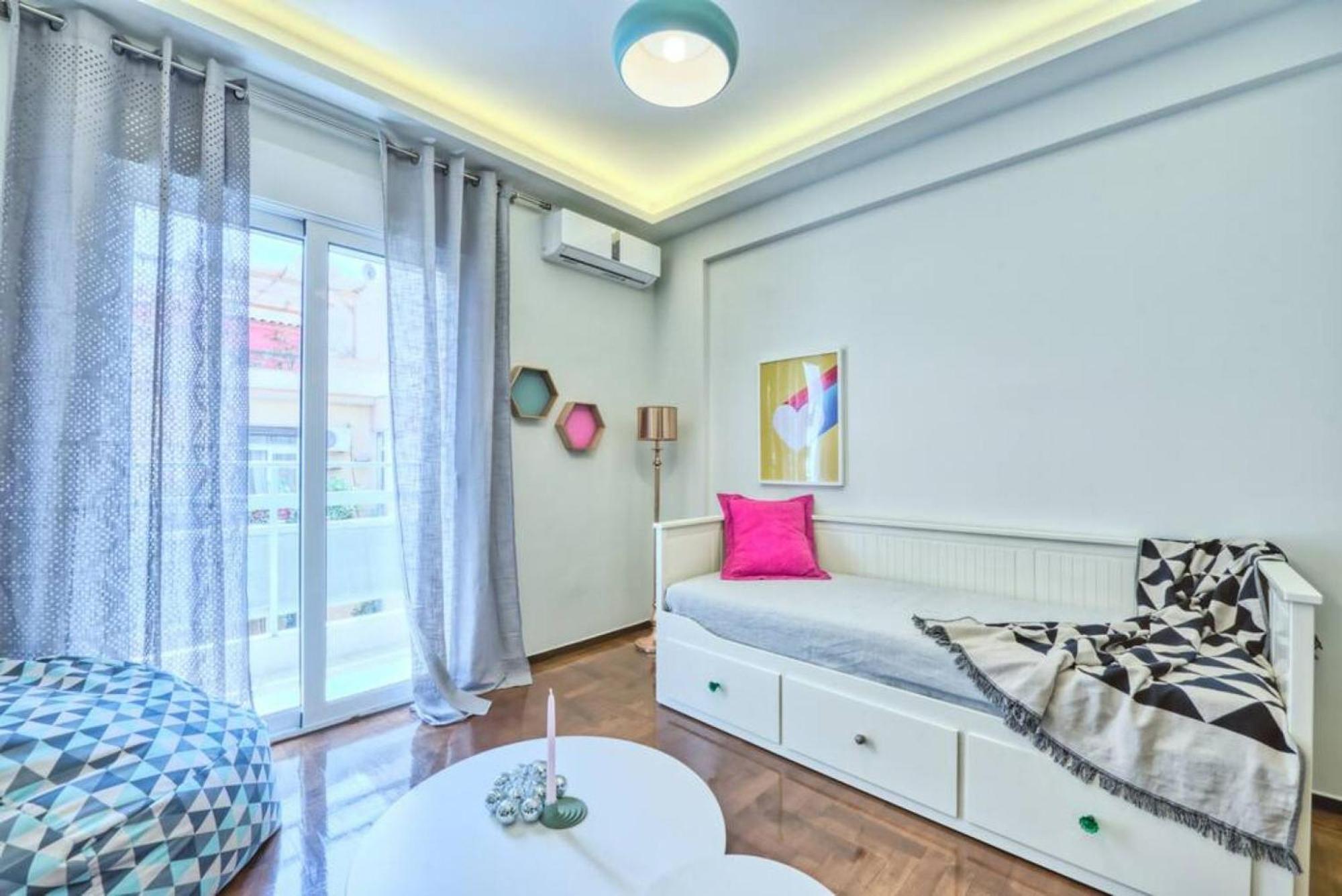 Muse A Dreamy And Fresh New Apartment Athena Bagian luar foto